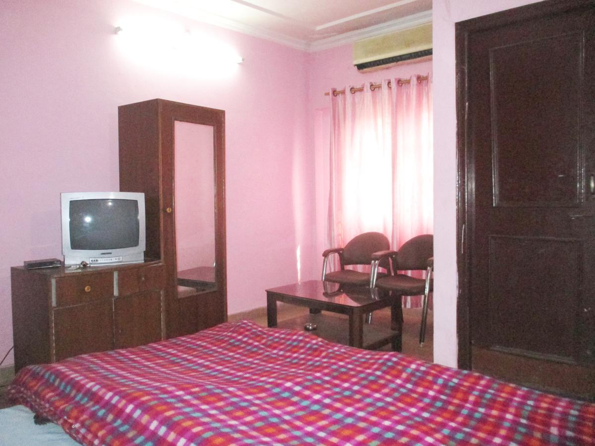 Hotel Shiv Palace Dehradún Kültér fotó